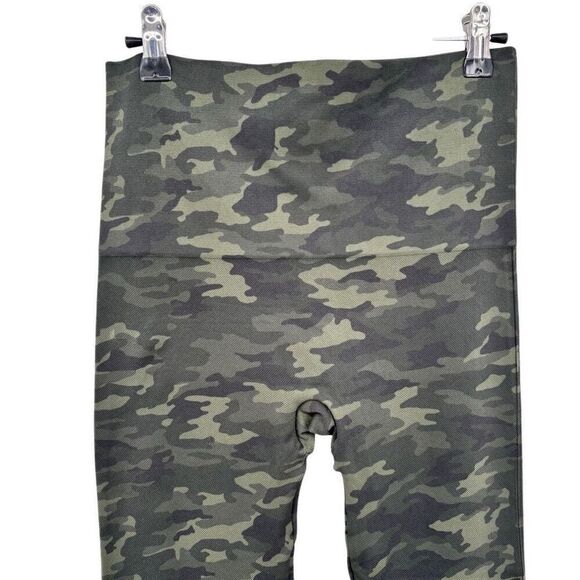 Spanx Seamless Camouflage Leggings Green Size Large - Picture 3 of 5
